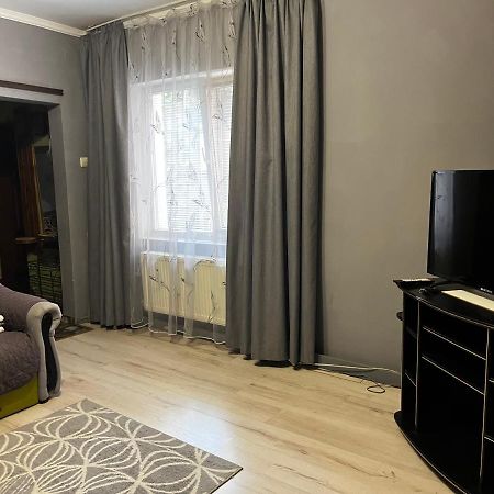 Apartment On Stefanyka 42/5 ベレホヴェ エクステリア 写真