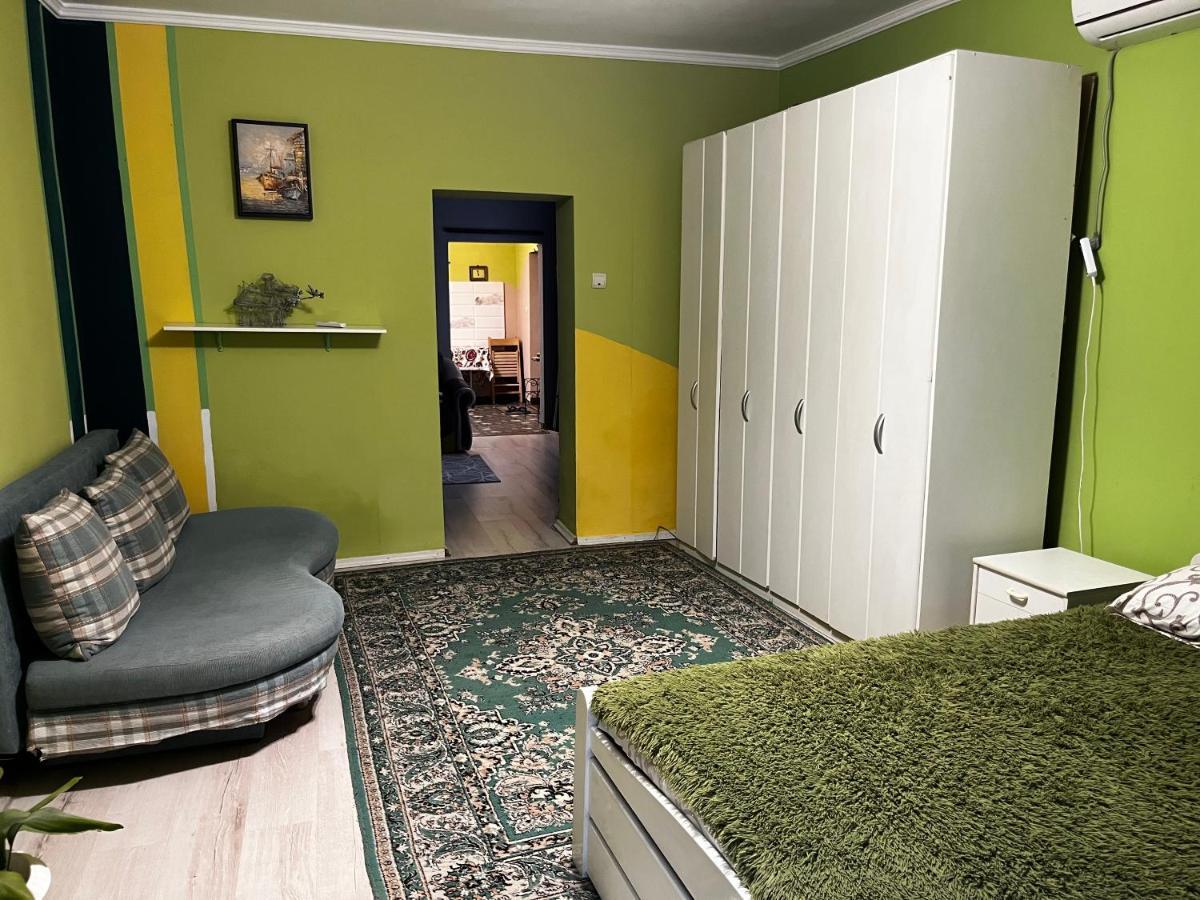 Apartment On Stefanyka 42/5 ベレホヴェ エクステリア 写真