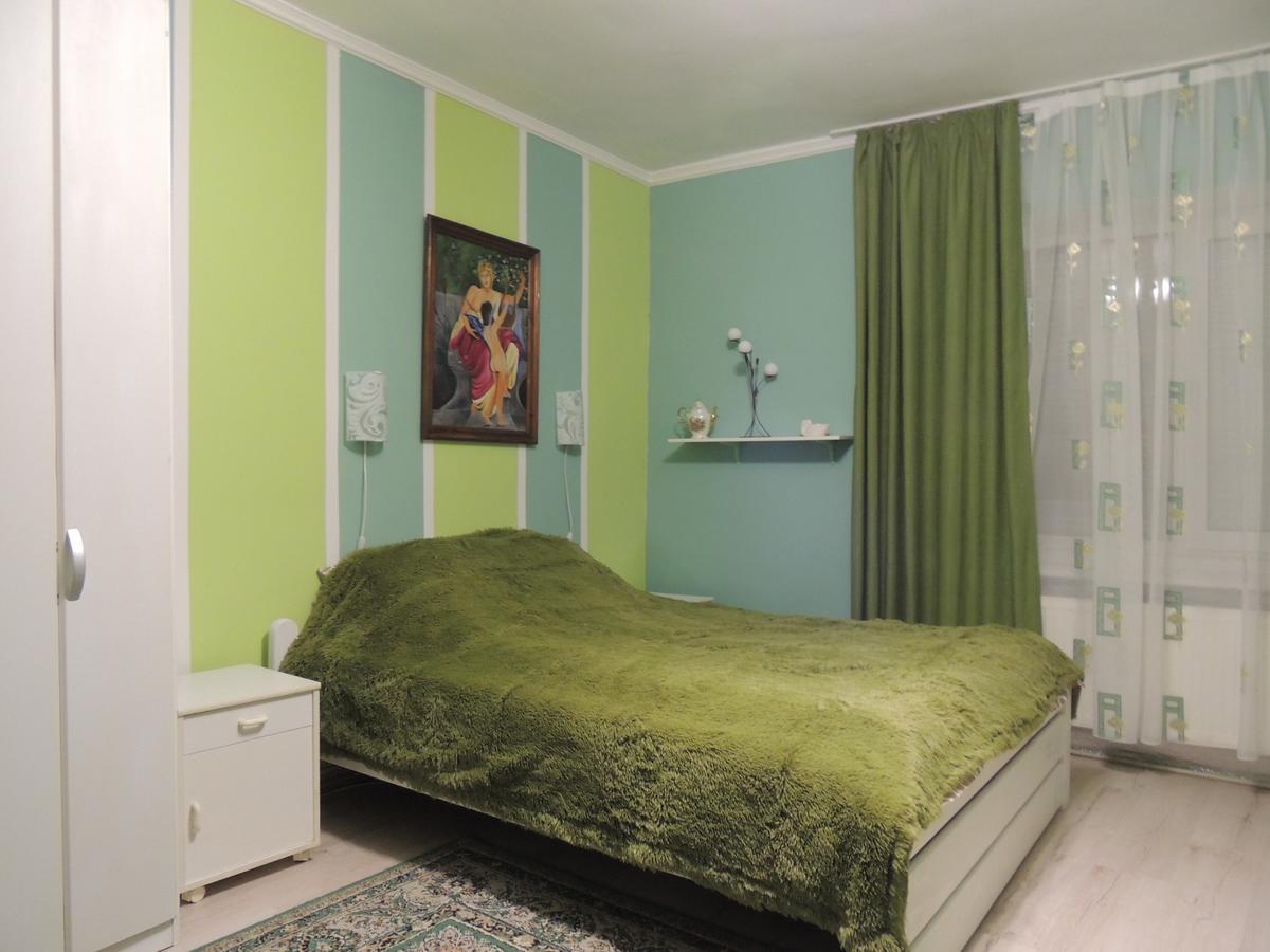 Apartment On Stefanyka 42/5 ベレホヴェ エクステリア 写真